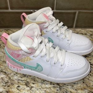 Jordan 1 MID SE Ice Cream Drip